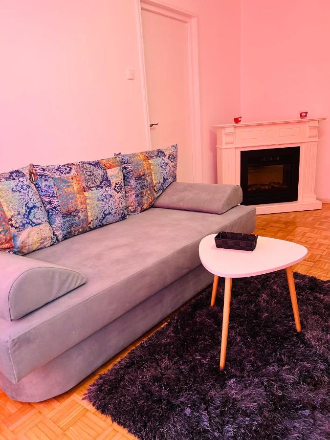 House24 Gari Appartamento Braşov Esterno foto