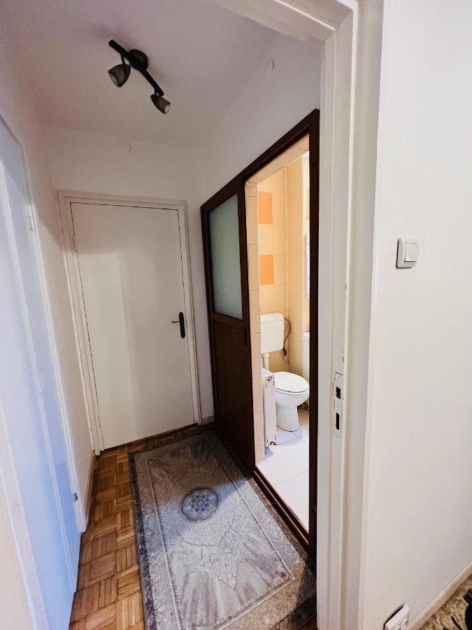House24 Gari Appartamento Braşov Esterno foto